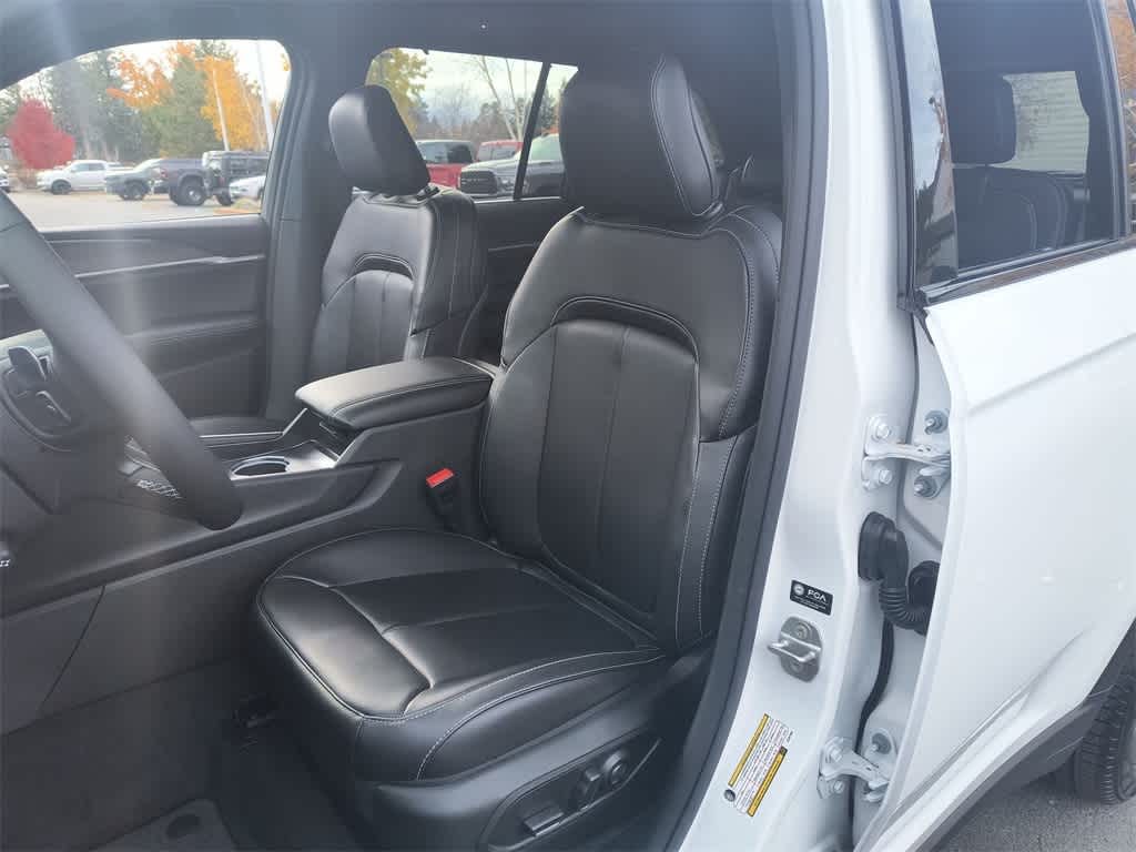 Thumbnail: 2025 Jeep Grand Cherokee - 11