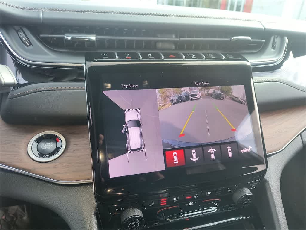 Thumbnail: 2025 Jeep Grand Cherokee - 17