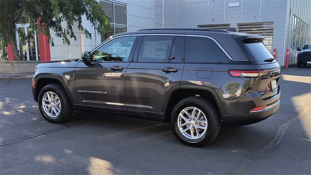 Thumbnail: 2025 Jeep Grand Cherokee - 6