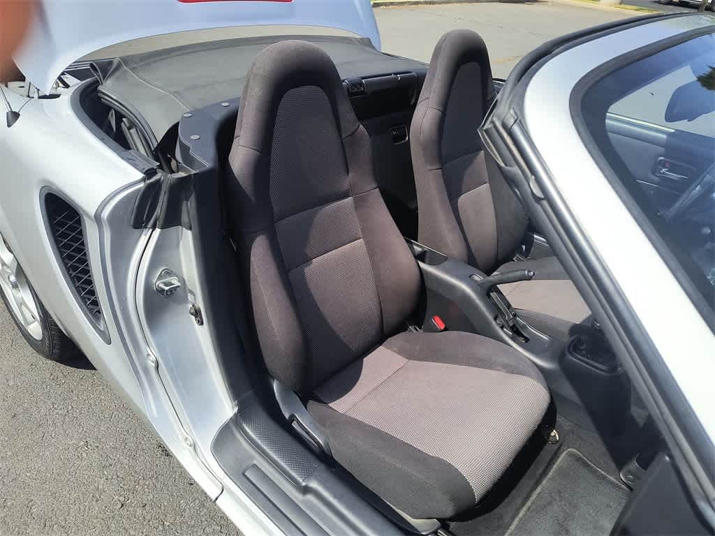 Thumbnail: 2000 Toyota MR2 Spyder - 21
