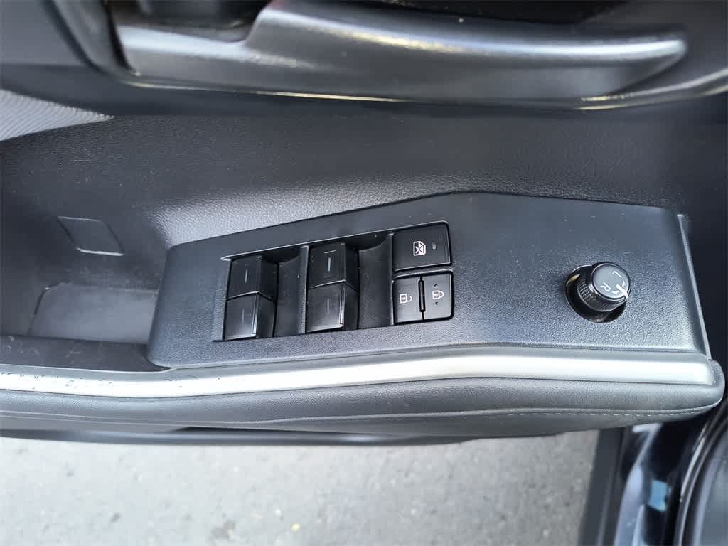 Thumbnail: 2022 Toyota Highlander - 13