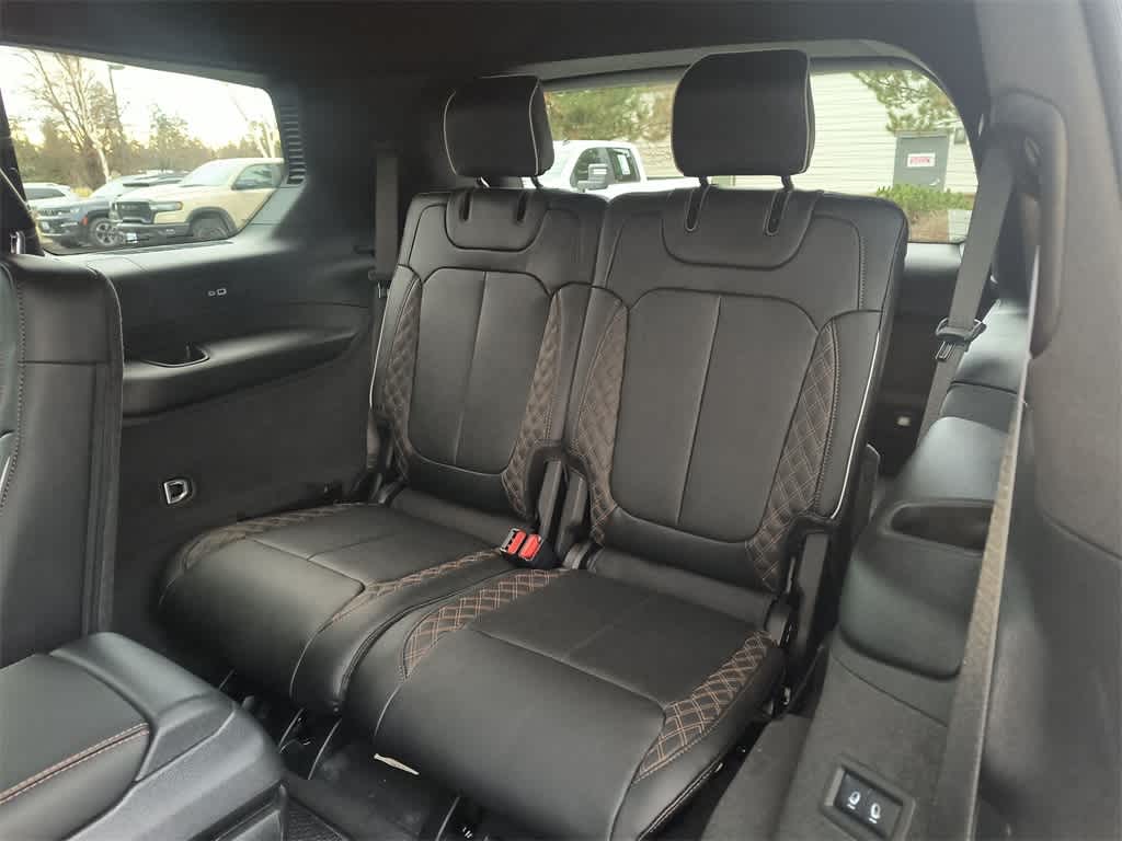 Thumbnail: 2025 Jeep Grand Cherokee L - 24