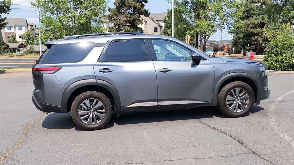 Thumbnail: 2023 Nissan Pathfinder - 9