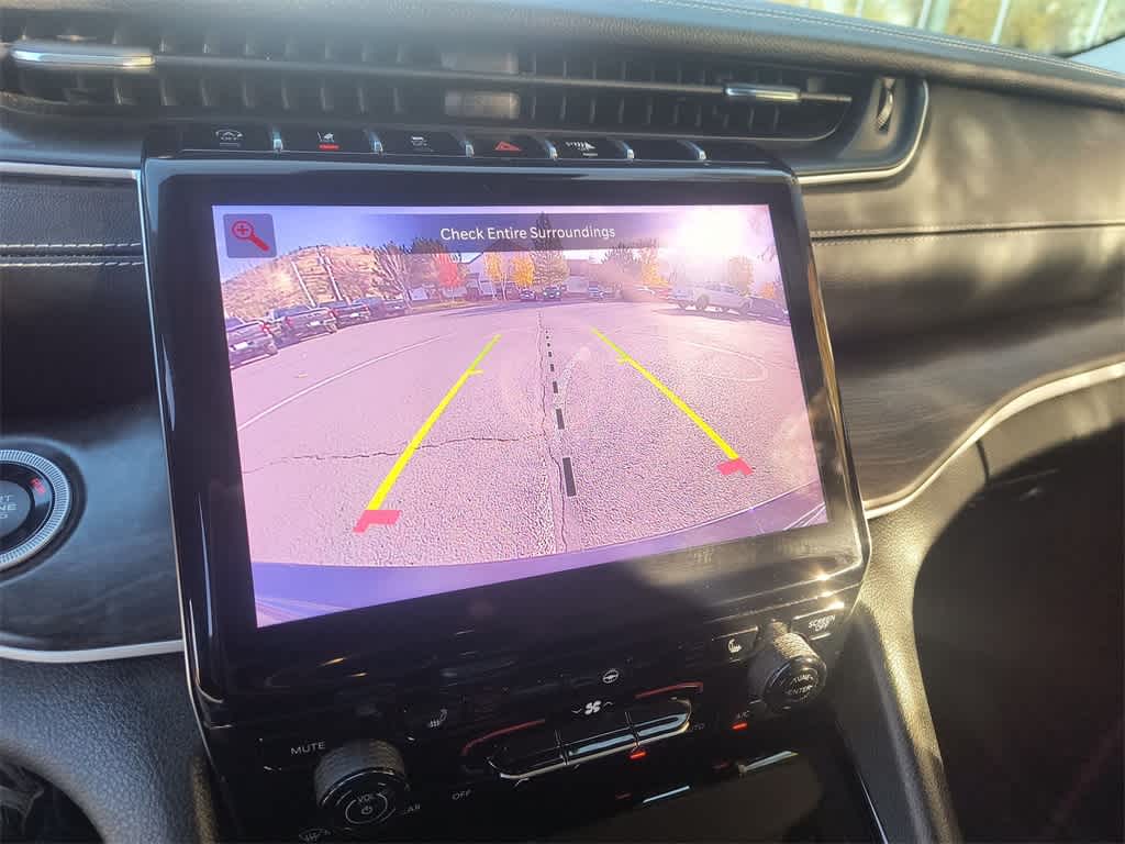 Thumbnail: 2023 Jeep Grand Cherokee - 17