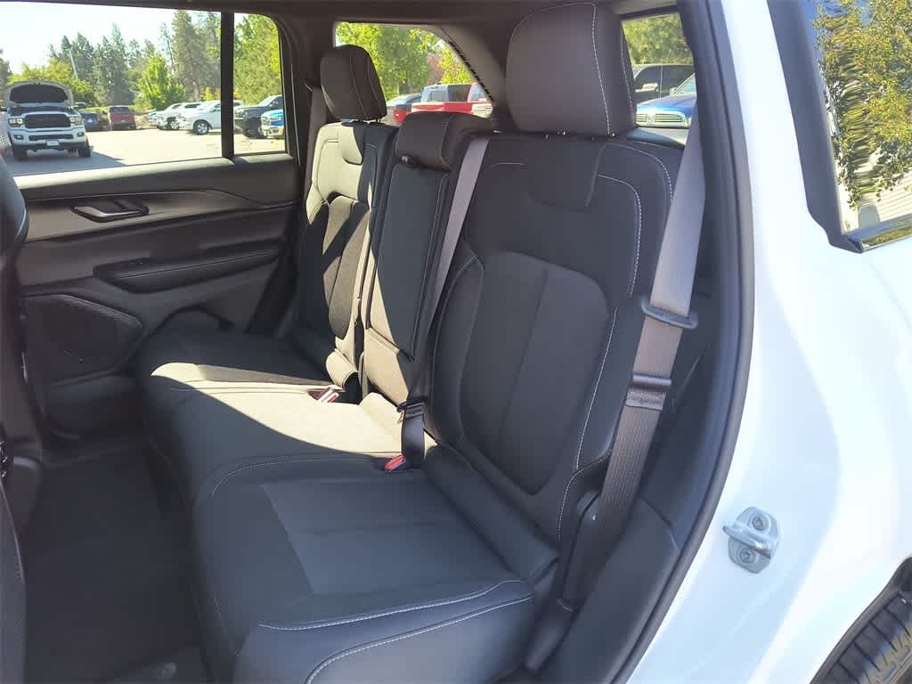 Thumbnail: 2025 Jeep Grand Cherokee - 22