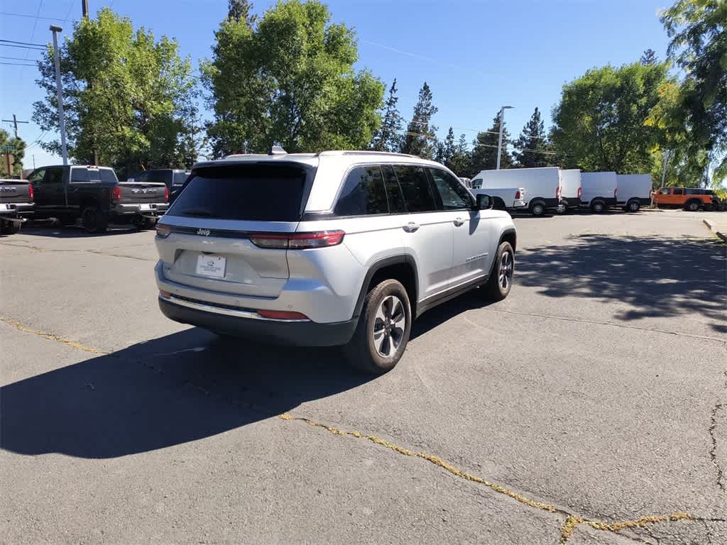Thumbnail: 2024 Jeep Grand Cherokee - 6