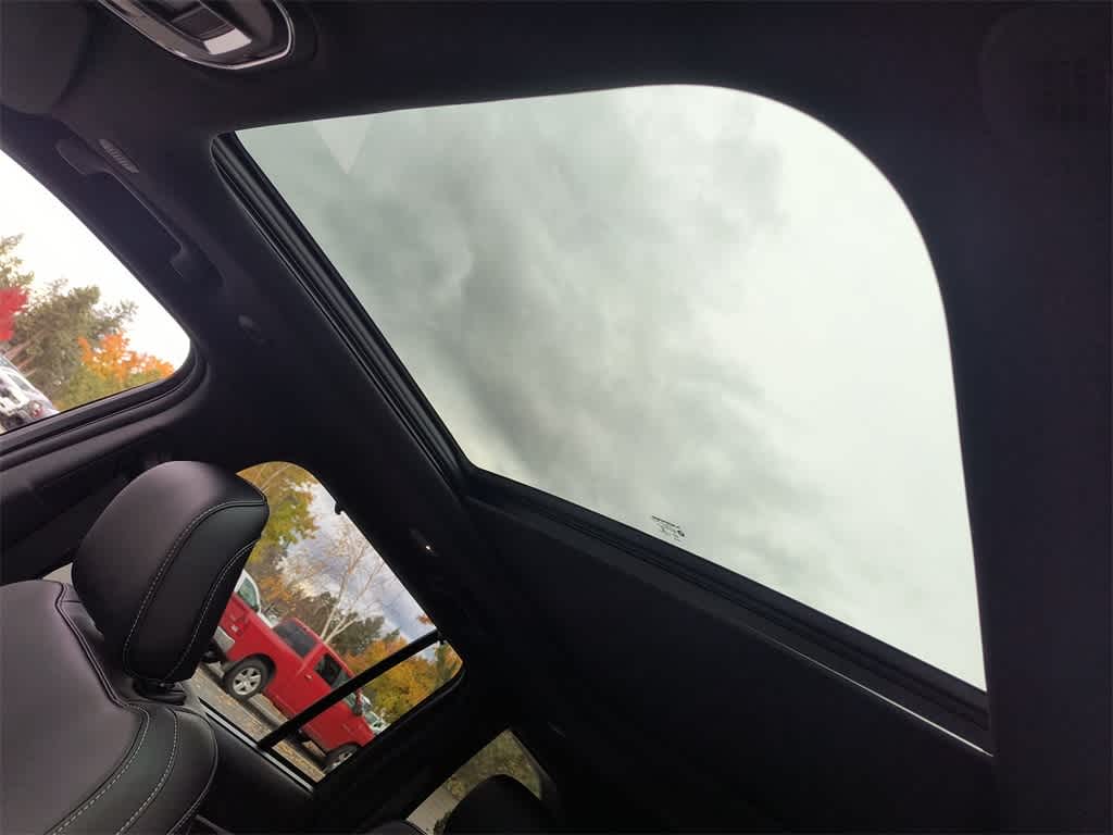 Thumbnail: 2025 Jeep Grand Cherokee - 22