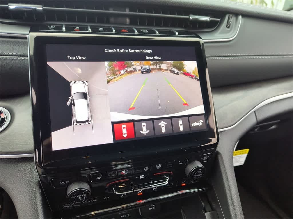 Thumbnail: 2025 Jeep Grand Cherokee - 17