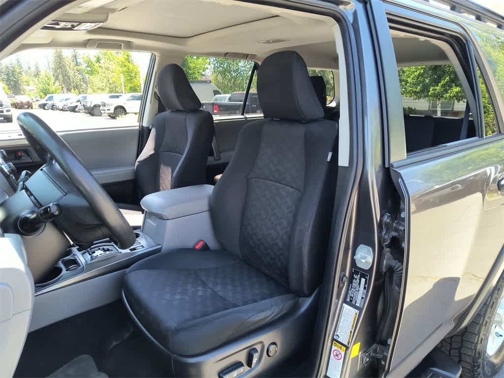 Thumbnail: 2012 Toyota 4Runner - 11