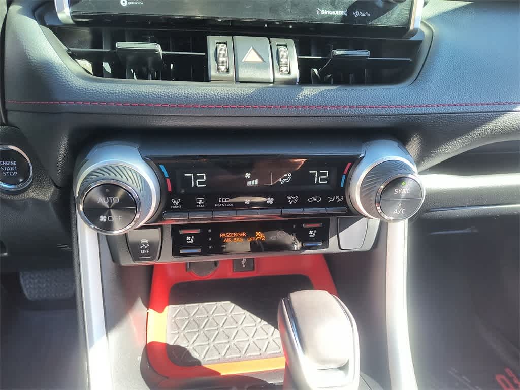 Thumbnail: 2022 Toyota RAV4 - 18