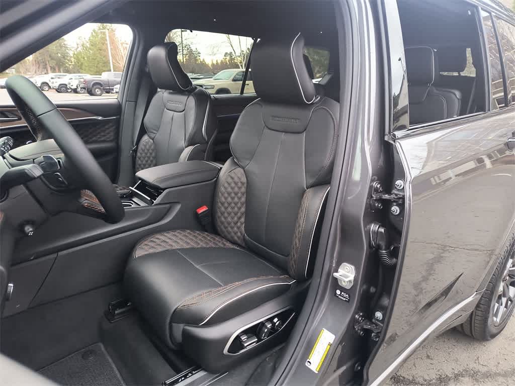 Thumbnail: 2025 Jeep Grand Cherokee L - 11