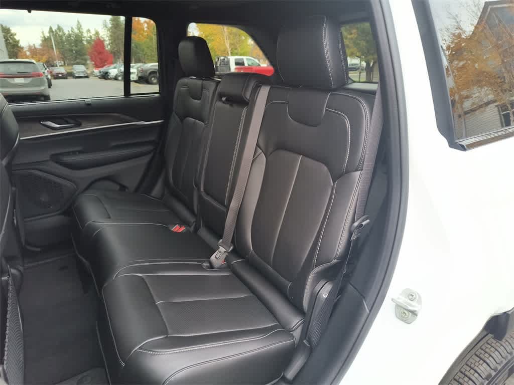 Thumbnail: 2025 Jeep Grand Cherokee - 23