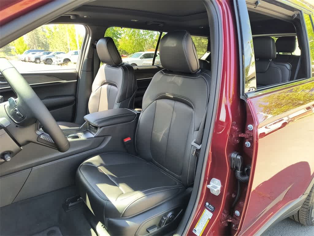 2025 Jeep Grand Cherokee L Limited Edition 11
