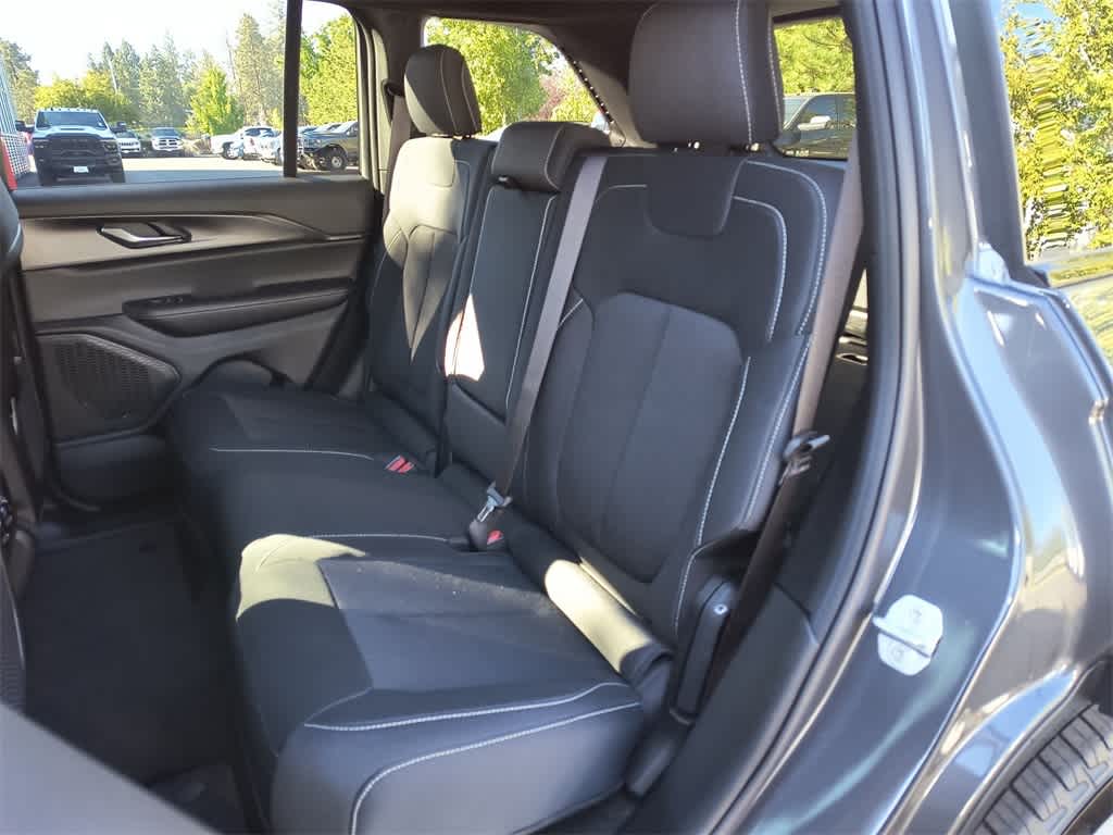 Thumbnail: 2025 Jeep Grand Cherokee - 22