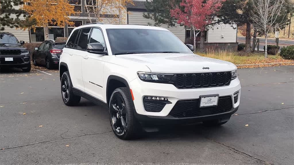 Thumbnail: 2025 Jeep Grand Cherokee - 3