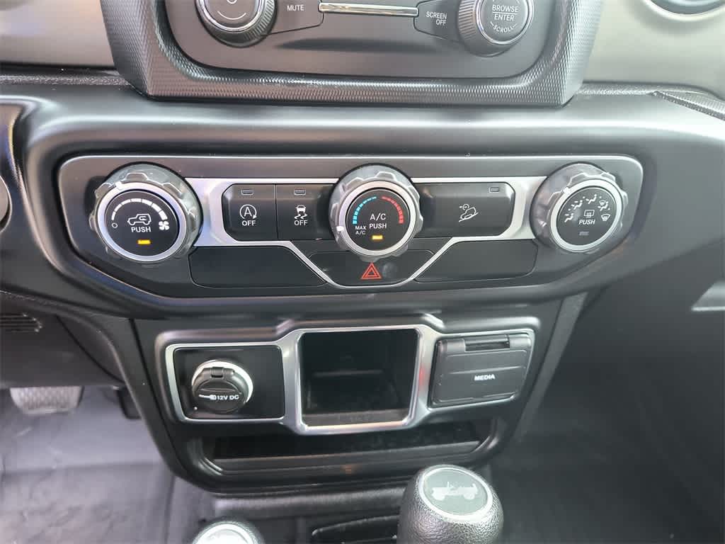 Thumbnail: 2021 Jeep Wrangler - 18