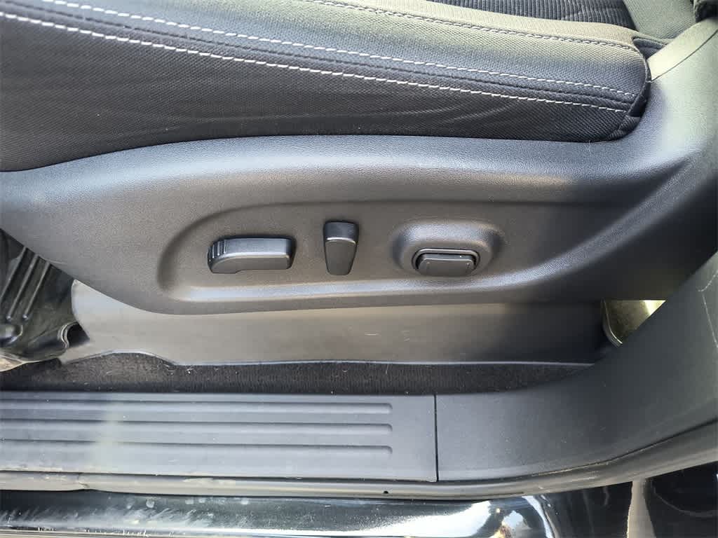 Thumbnail: 2018 Nissan Titan - 12