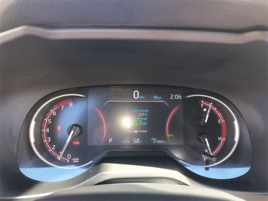 Thumbnail: 2022 Toyota RAV4 - 15