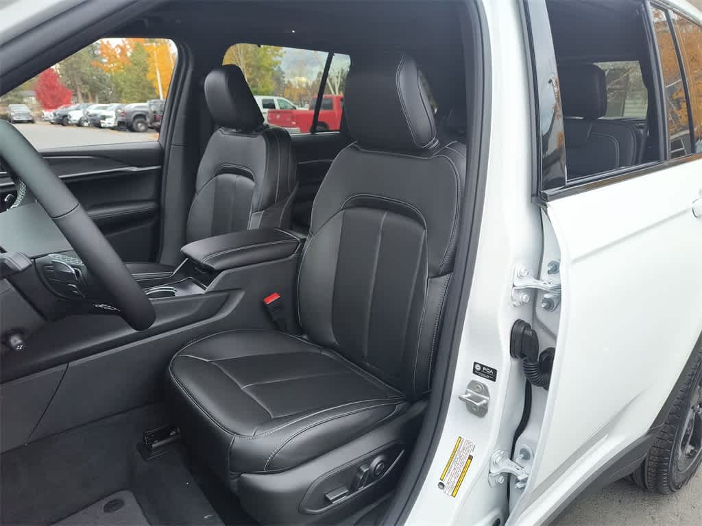 Thumbnail: 2025 Jeep Grand Cherokee - 11