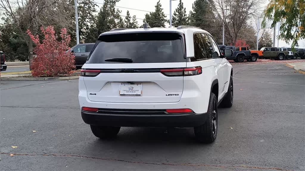 Thumbnail: 2025 Jeep Grand Cherokee - 8