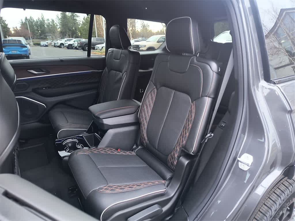 Thumbnail: 2025 Jeep Grand Cherokee L - 23