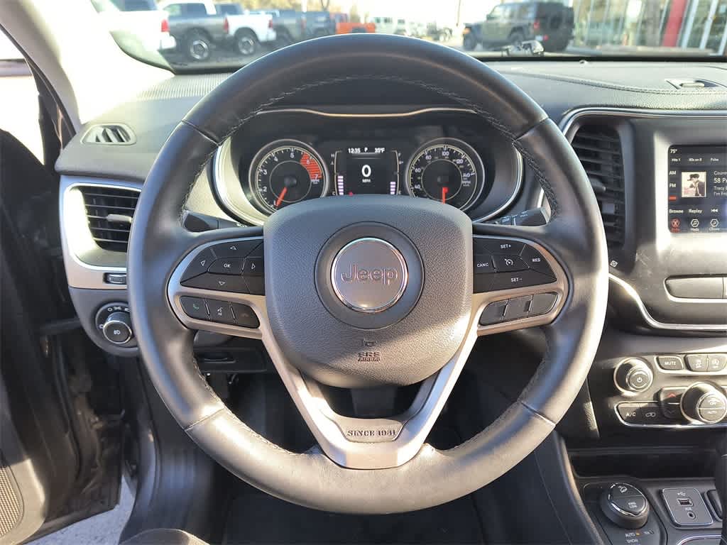 Thumbnail: 2019 Jeep Cherokee - 14