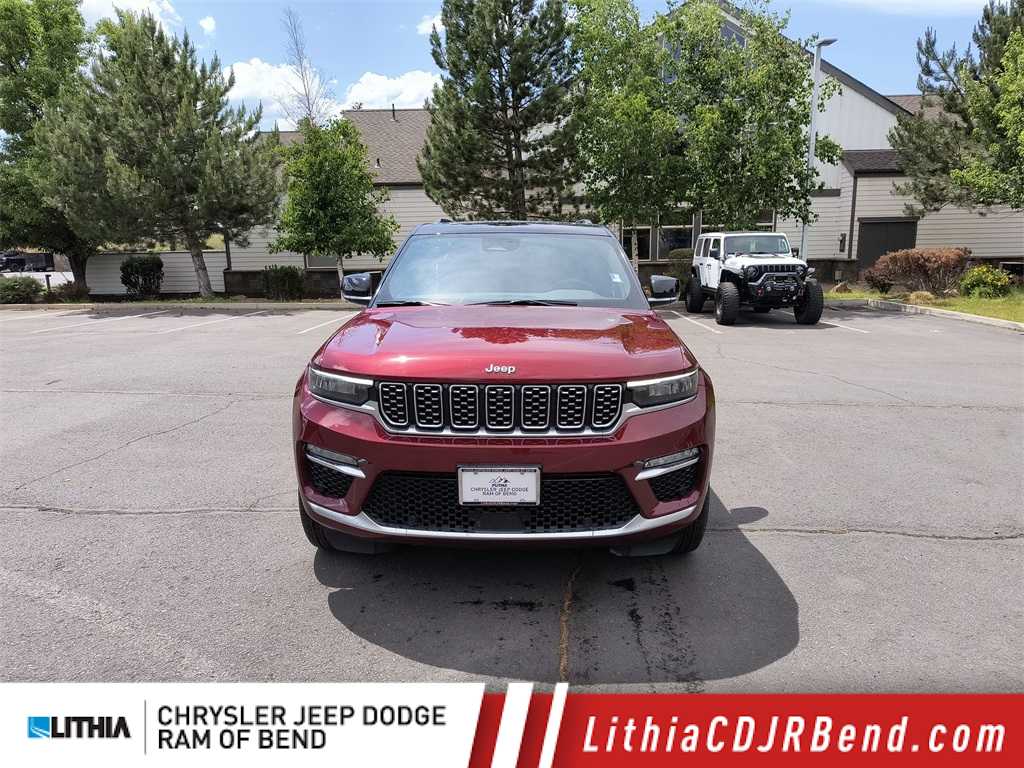 2024 Jeep Grand Cherokee Summit Hero Image