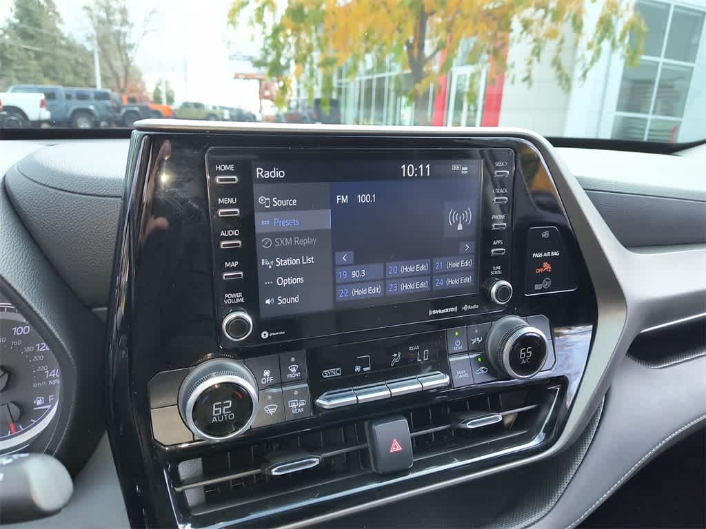 Thumbnail: 2022 Toyota Highlander - 16