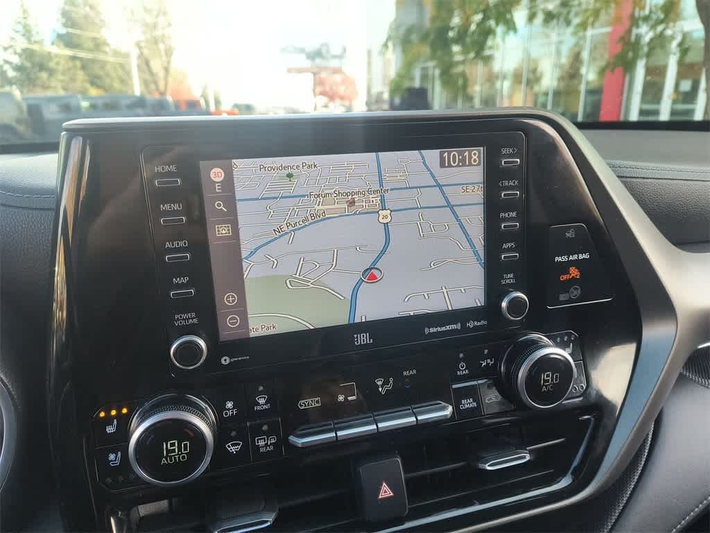 Thumbnail: 2020 Toyota Highlander - 18