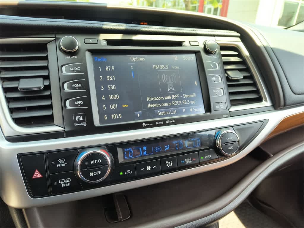 Thumbnail: 2017 Toyota Highlander - 16