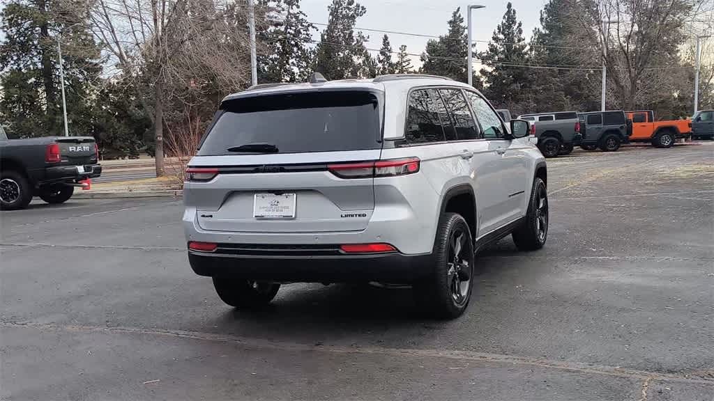 Thumbnail: 2025 Jeep Grand Cherokee - 8