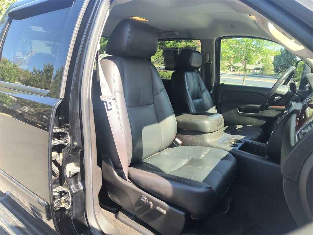 Thumbnail: 2011 GMC Sierra 2500 - 22