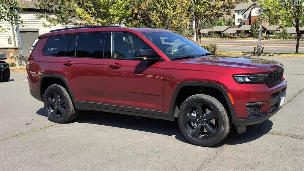 2025 Jeep Grand Cherokee L Limited Edition 2