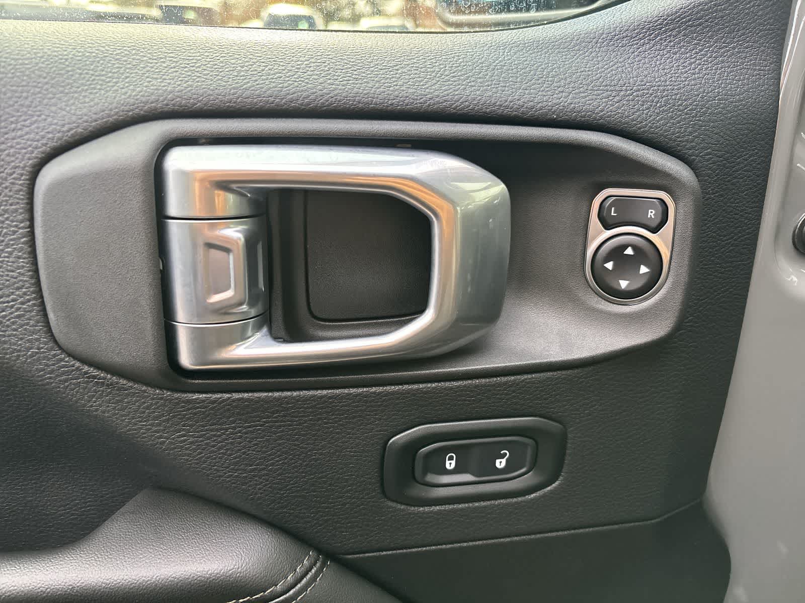 Thumbnail: 2022 Jeep Gladiator - 9