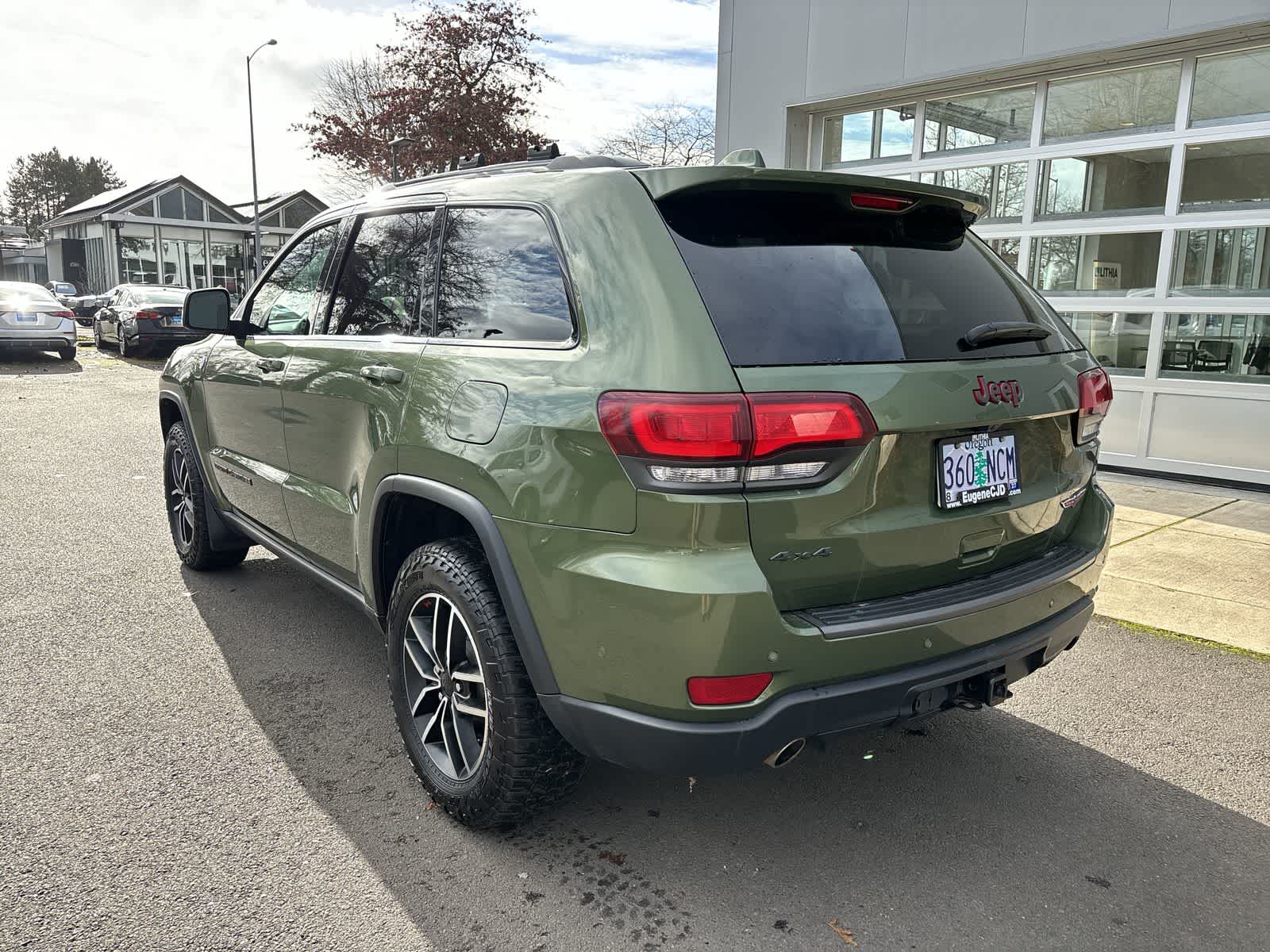 Thumbnail: 2020 Jeep Grand Cherokee - 3