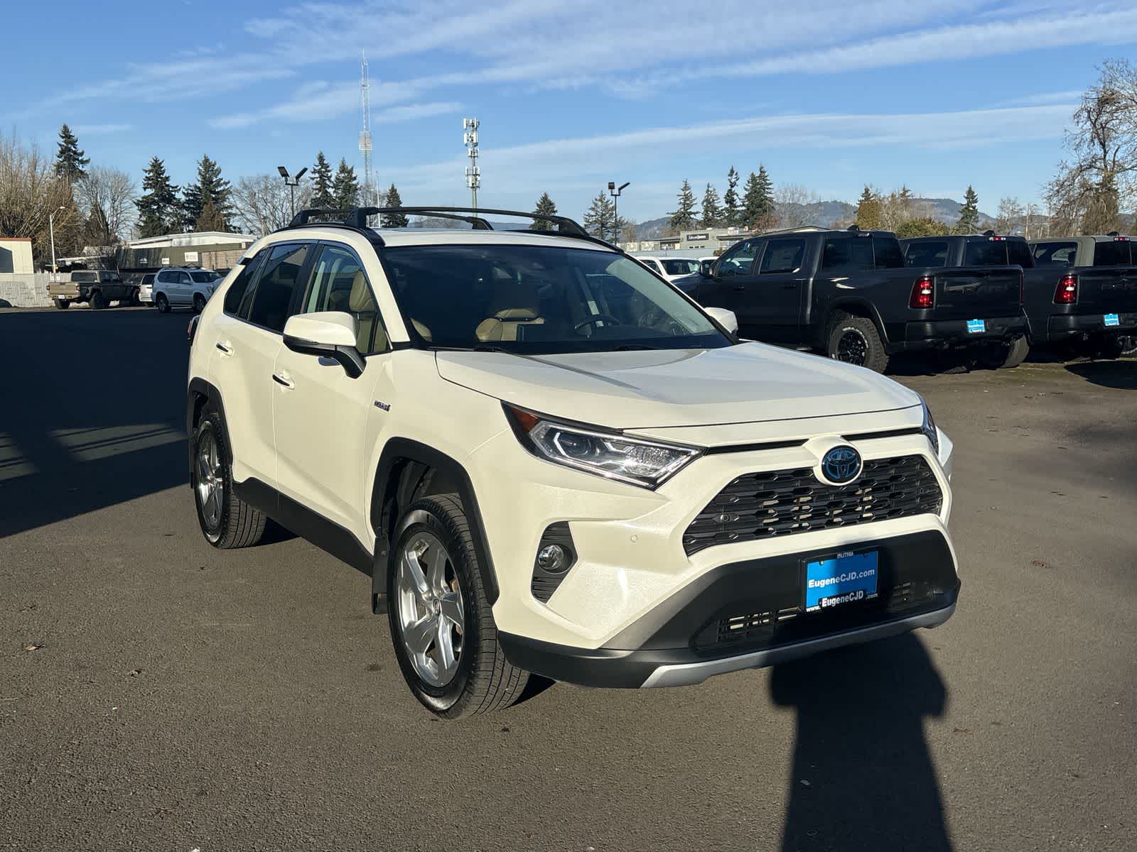 Thumbnail: 2020 Toyota RAV4 - 7
