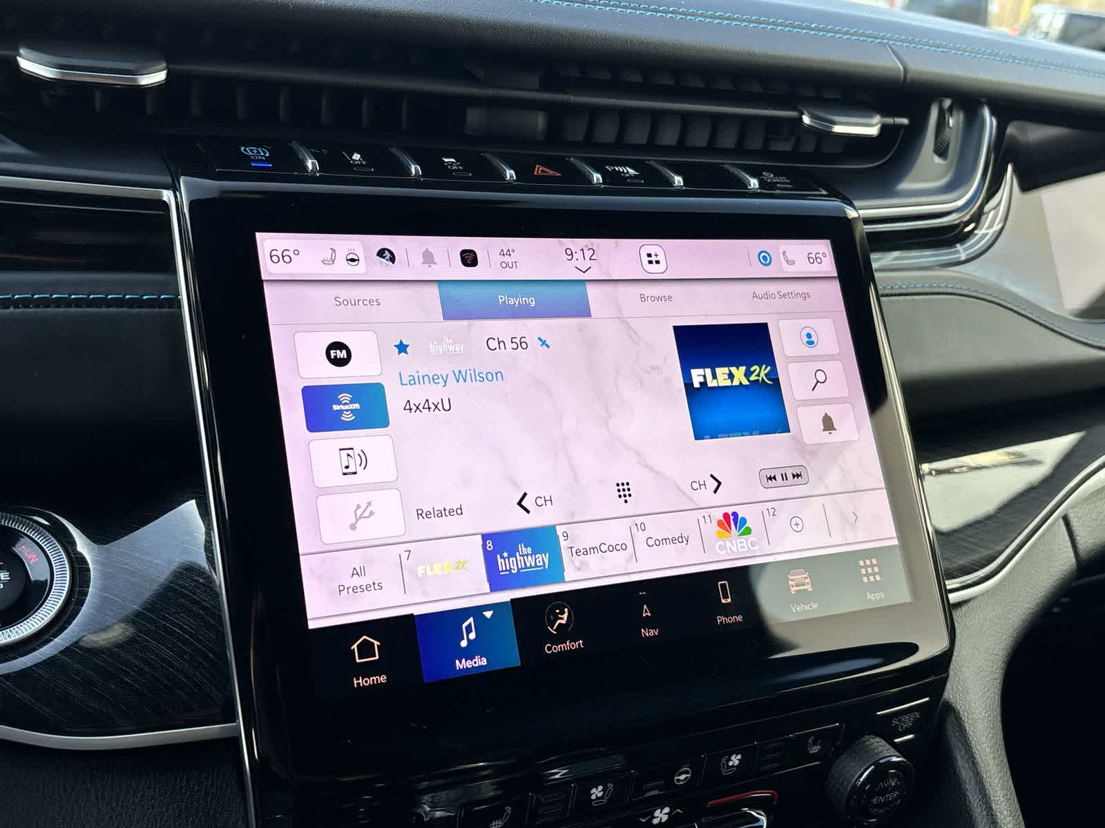 Thumbnail: 2022 Jeep Grand Cherokee - 18