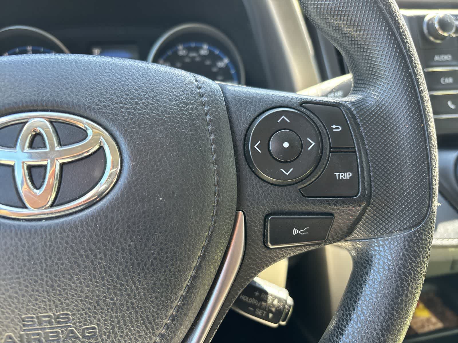 Thumbnail: 2018 Toyota RAV4 - 14