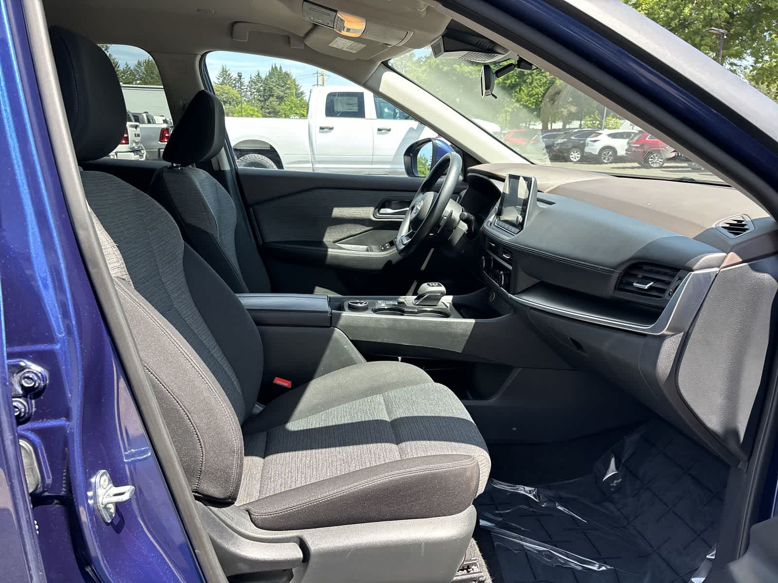 2023 Nissan Rogue SV 5