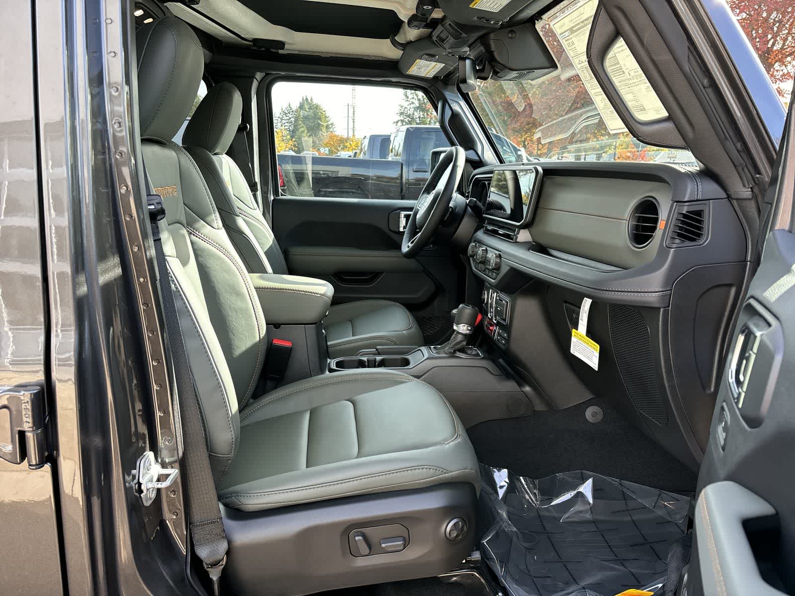 Thumbnail: 2025 Jeep Gladiator - 5