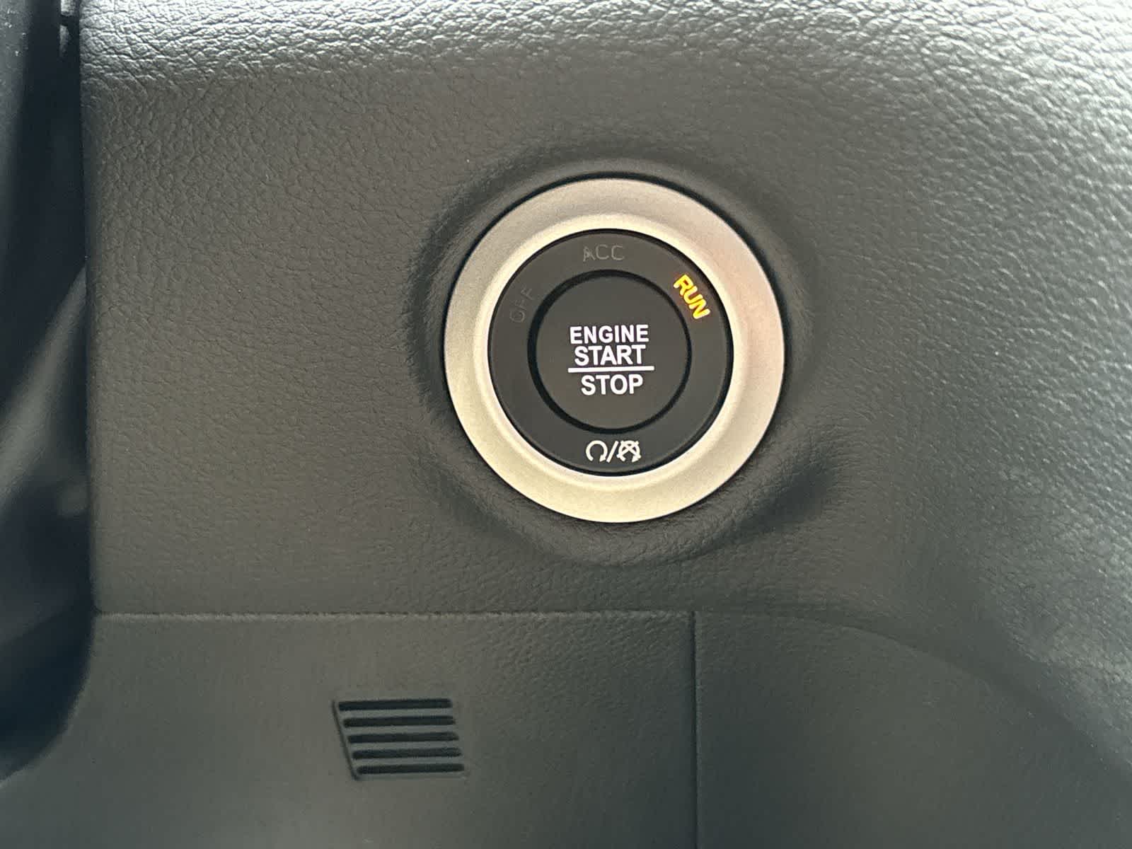 Thumbnail: 2026 Chrysler Pacifica - 25