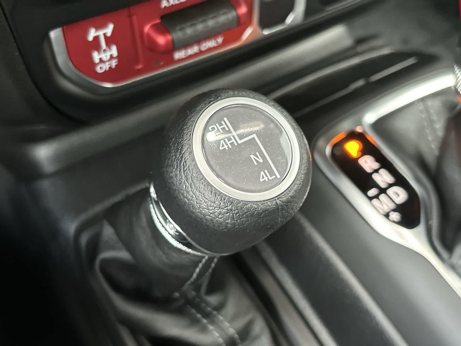 Thumbnail: 2025 Jeep Wrangler - 25