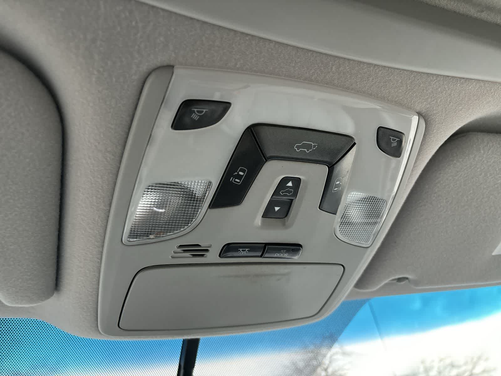 Thumbnail: 2013 Toyota Sienna - 24