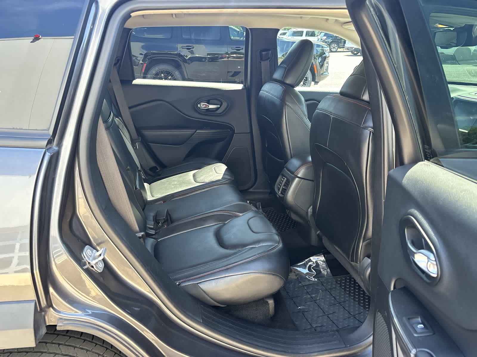 Thumbnail: 2014 Jeep Cherokee - 9