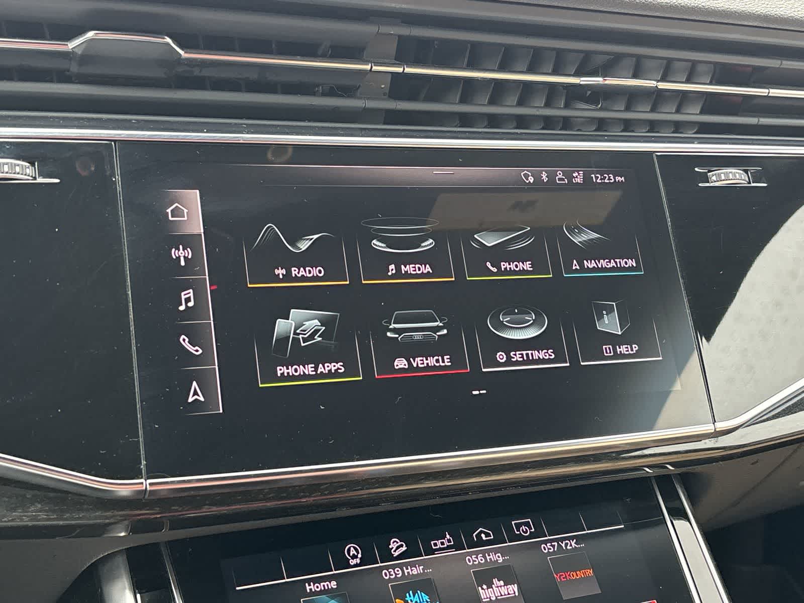 Thumbnail: 2020 Audi Q8 - 11