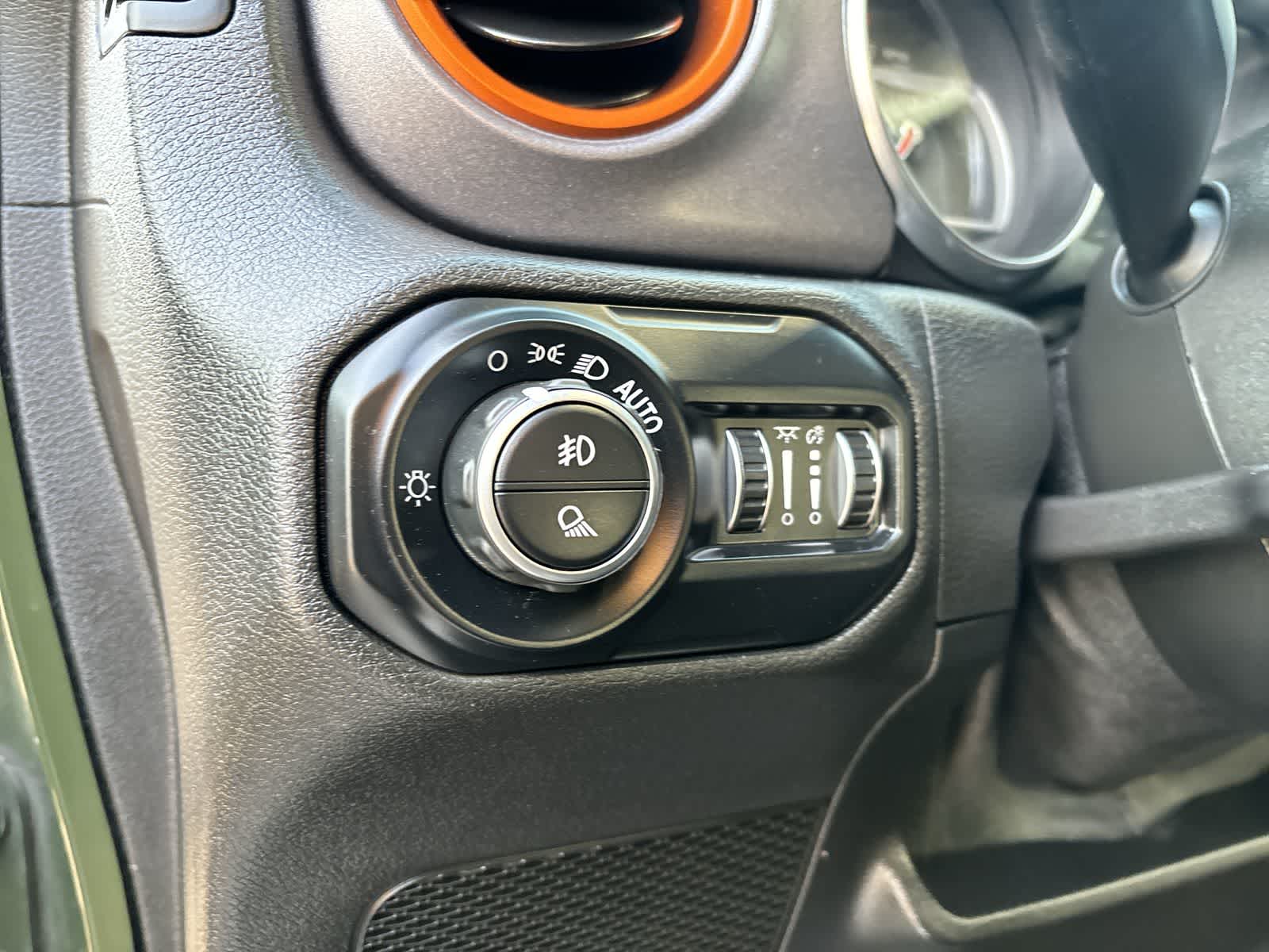 Thumbnail: 2021 Jeep Gladiator - 9