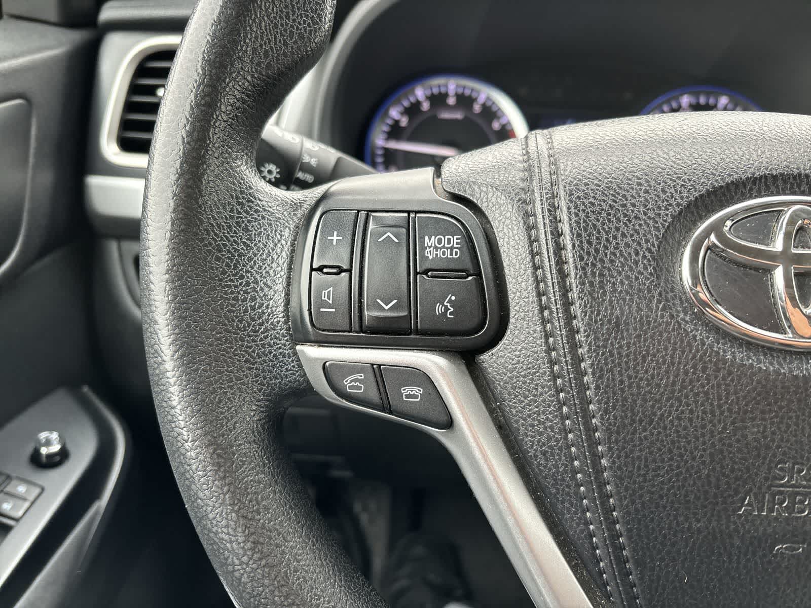 Thumbnail: 2014 Toyota Highlander - 11