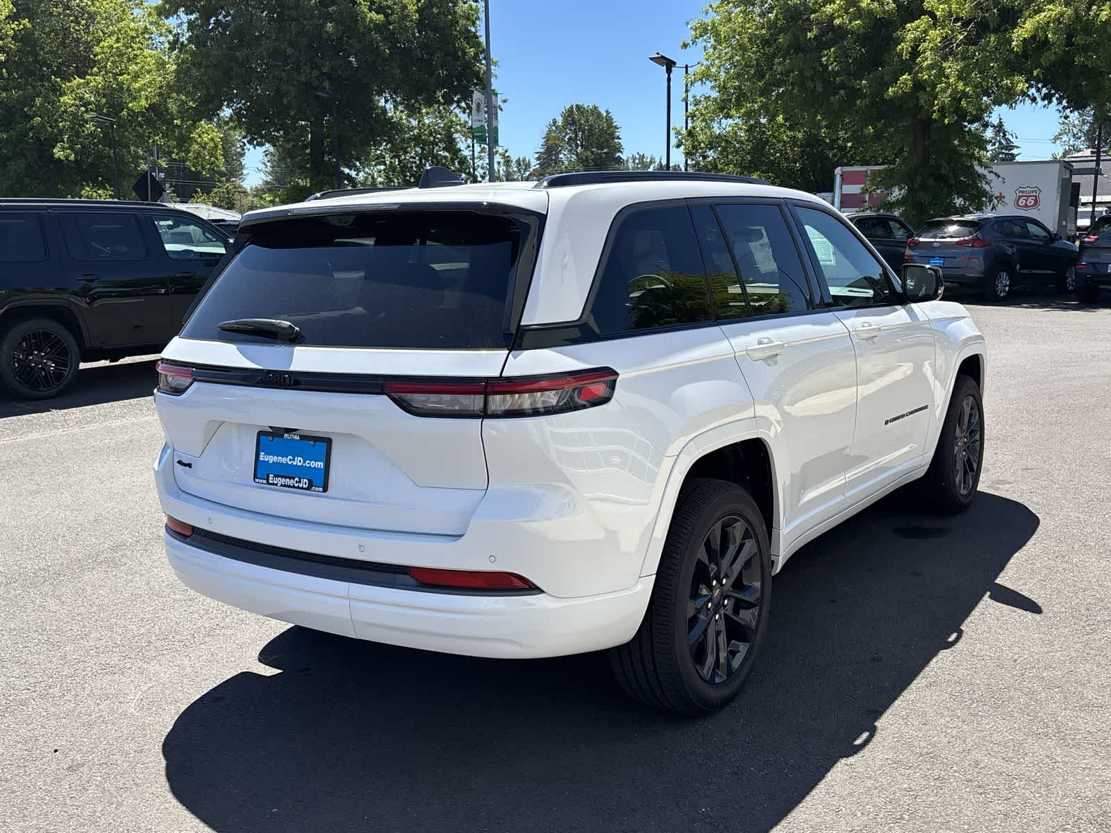 Thumbnail: 2026 Jeep Grand Cherokee - 5