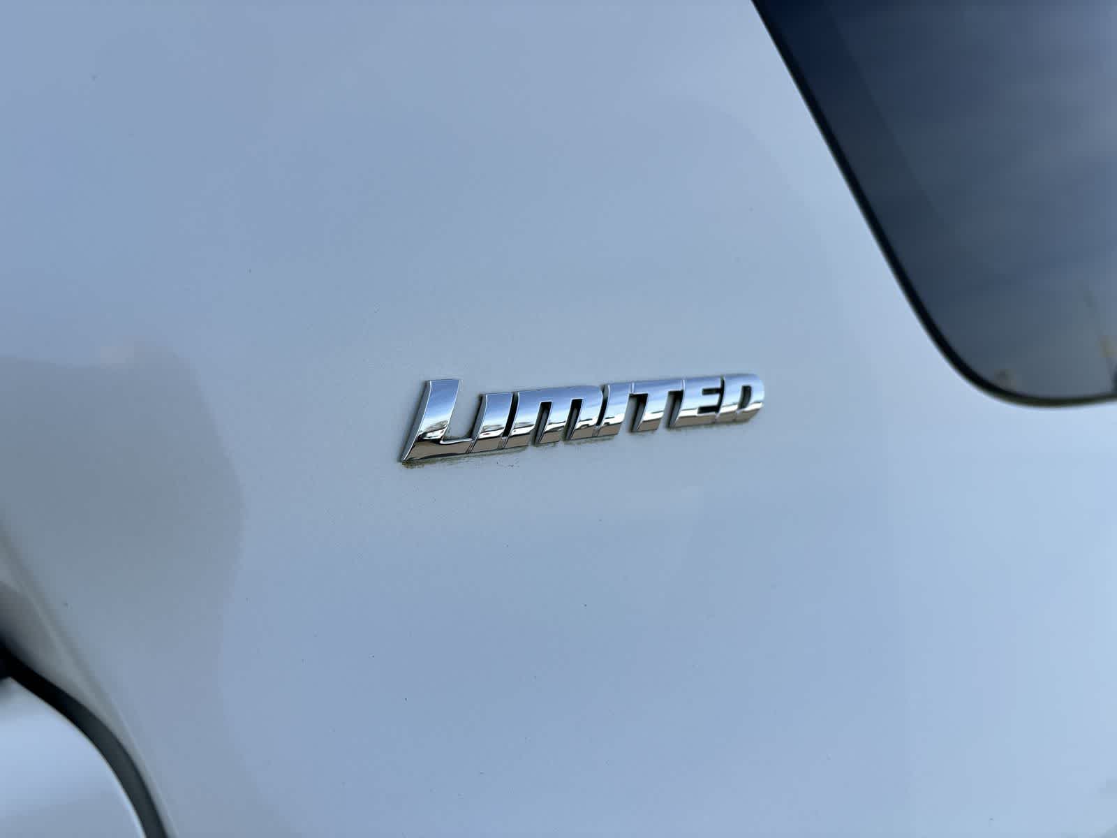 Thumbnail: 2015 Toyota 4Runner - 6