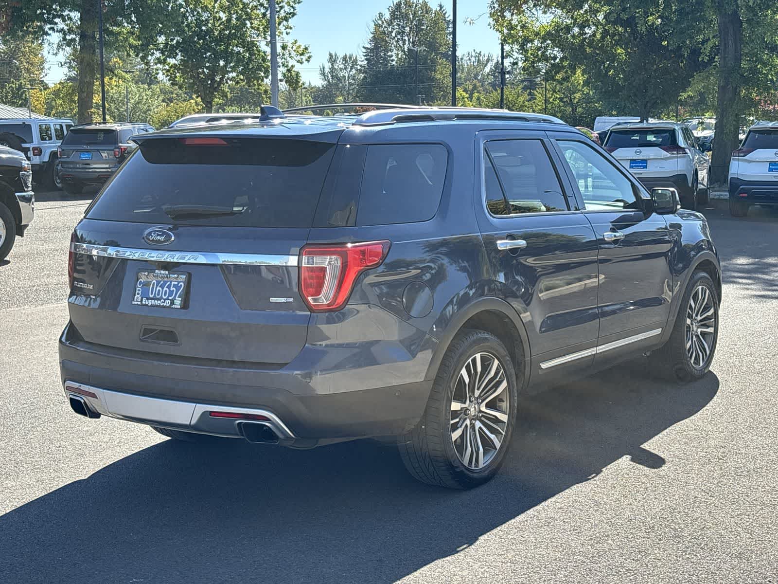 Thumbnail: 2016 Ford Explorer - 5